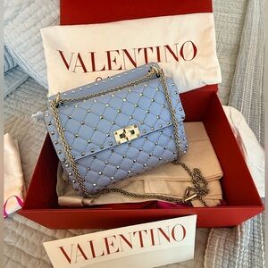 Valentino Rockstud - Color Popeline Blue. Top handle, shoulder or crossbody.